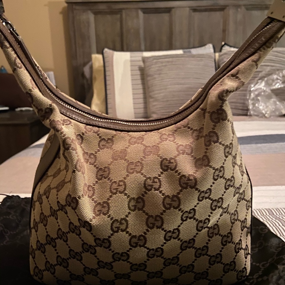 💯 authentic Gucci hobo shoulder bag